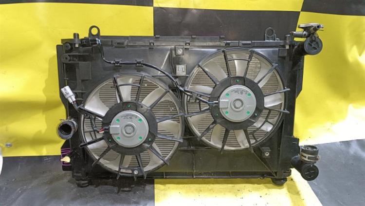 Радиатор основной Тойота Виш в Тутаеве 105135