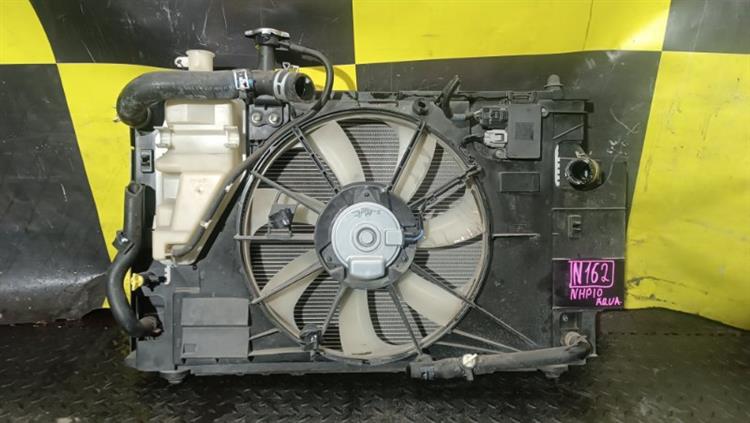 Радиатор основной Тойота Аква в Тутаеве 116562