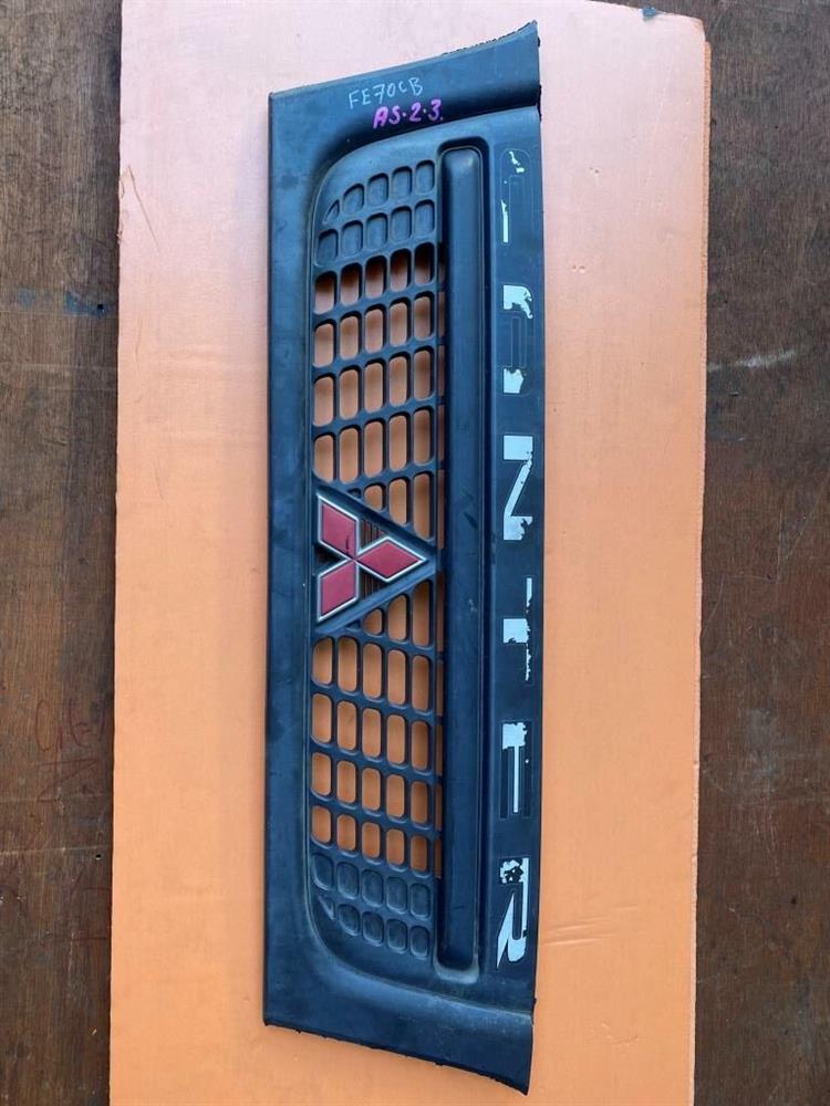 Решетка радиатора Мицубиси Кантер в Тутаеве 204165