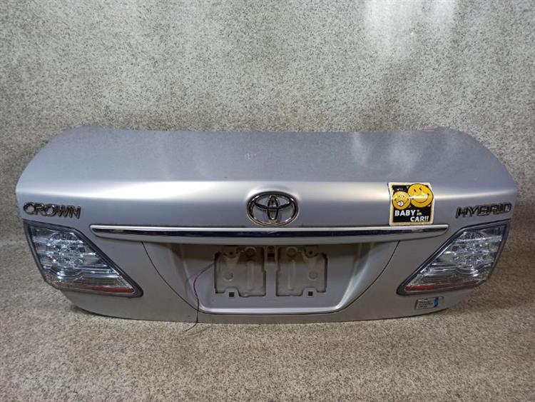 Крышка багажника Тойота Краун в Тутаеве 247172