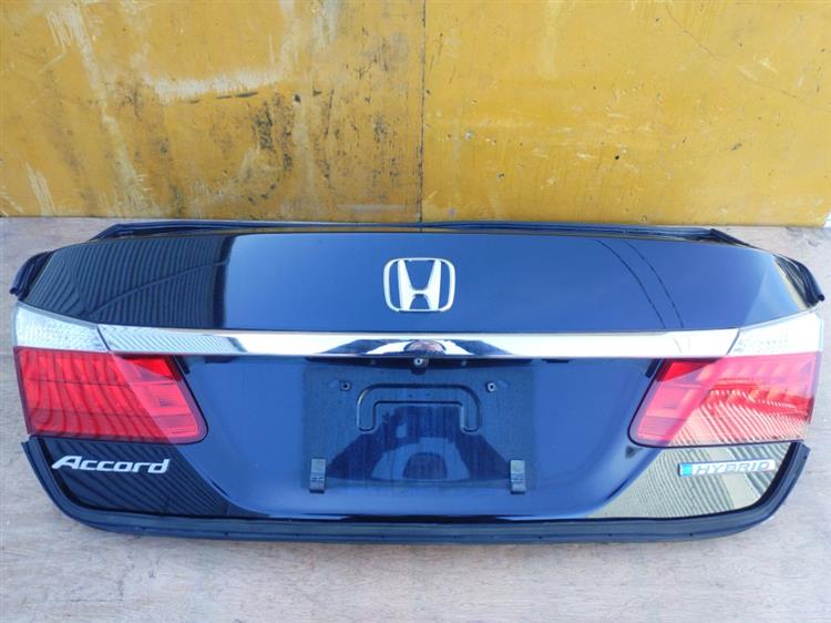 Крышка багажника Хонда Аккорд в Тутаеве 50872