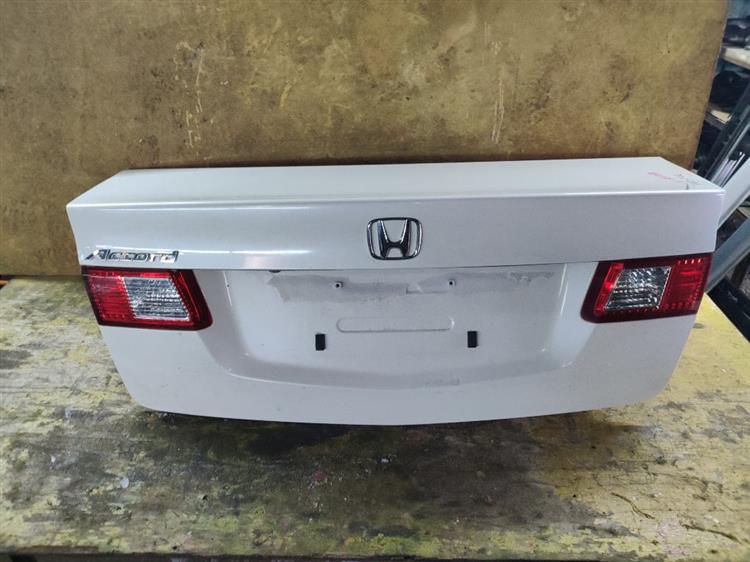Крышка багажника Хонда Аккорд в Тутаеве 72901