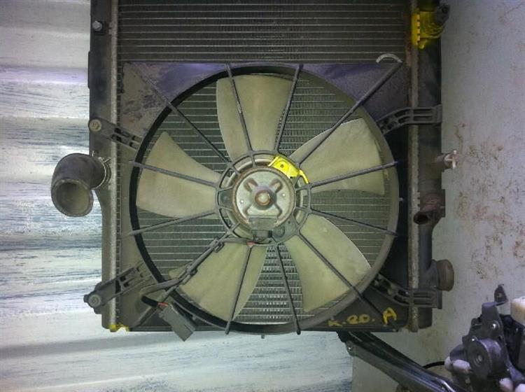 Диффузор радиатора Хонда Стрим в Тутаеве 7847