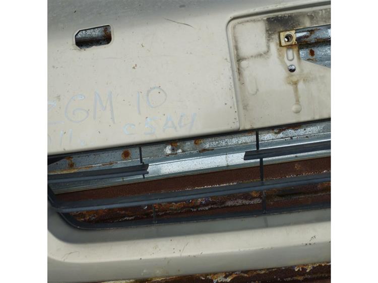Решетка радиатора Тойота Исис в Тутаеве 91579